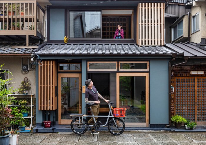 Desain jendela rumah tusuk sate